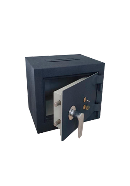 CAJA FUERTE CO-30R Usos: ◊Ideal para negocios con espacio reducido, puede ingresar sobres o billetes demanera directa. Medidas: ◊Externa: 30cm (alto) x30cm (frente) x30cm (fondo)