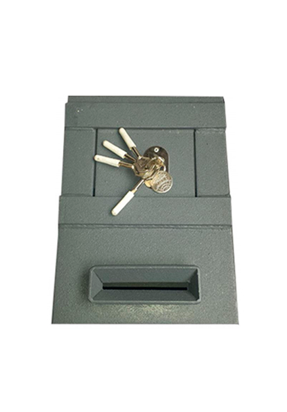 CAJA FUERTE URNA ALFARB19 ◊Fabricada en placa cal. 3/16 y puerta encal. ¼”. ◊Con ranura. ◊Con cerradura de llave tetra. ◊Juego de 5 llaves.
