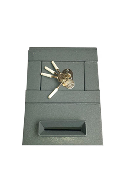 CAJA FUERTE URNA ALFARB19 ◊Fabricada en placa cal. 3/16 y puerta encal. ¼”. ◊Con ranura. ◊Con cerradura de llave tetra. ◊Juego de 5 llaves.