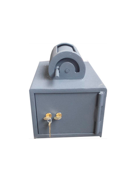 CAJA FUERTE URNA ALFATB28 Usos: ◊Resguardo de valores en camionetas de reparto. Medidas: ◊Externa:28cm (alto) x28cm (frente) x30cm (fondo) ◊Peso aproximado de 30 kg.